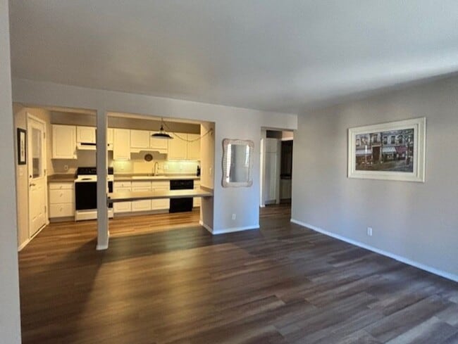 Building Photo - Lower Level Sunriver Condominium Unit - Powder Village H5