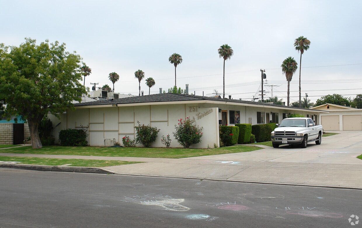 Foto principal - 251 S Oak St
