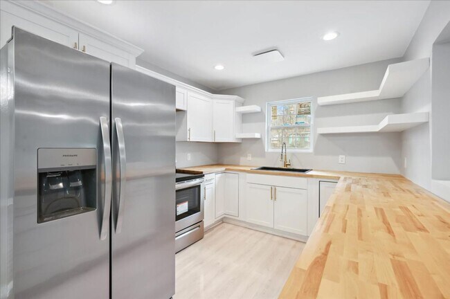 Foto del edificio - Brand-New 4-Bedroom Home in Savannah!