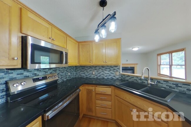 Building Photo - 1230 Varner Way