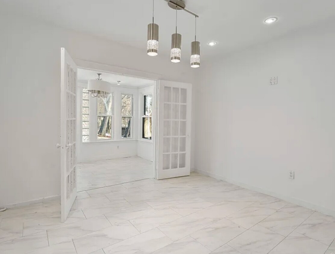 2 Kitchen Home in Forest Hills - Ideal for Shared Living - 2 Kitchen Home in Woodhaven