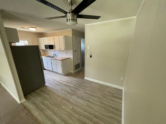 Foto del edificio - 2 bed / 1 bath ~ Just off of HWY 61