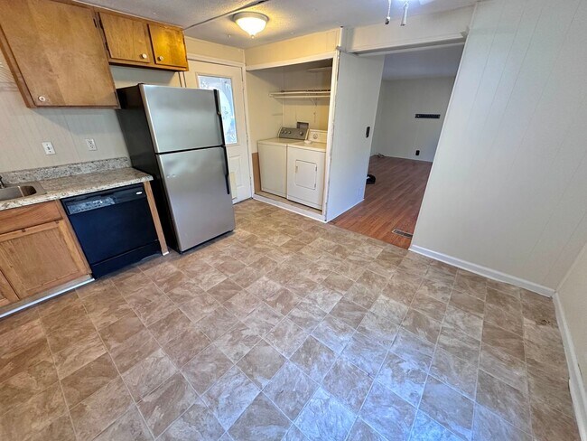 Foto del edificio - 3 Bedrooms, 2 Bathroom - House in East Rome!