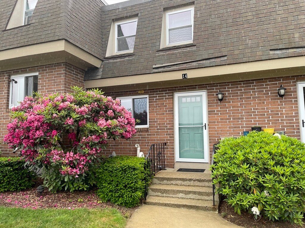 Primary Photo - 14 Walcott Valley Dr