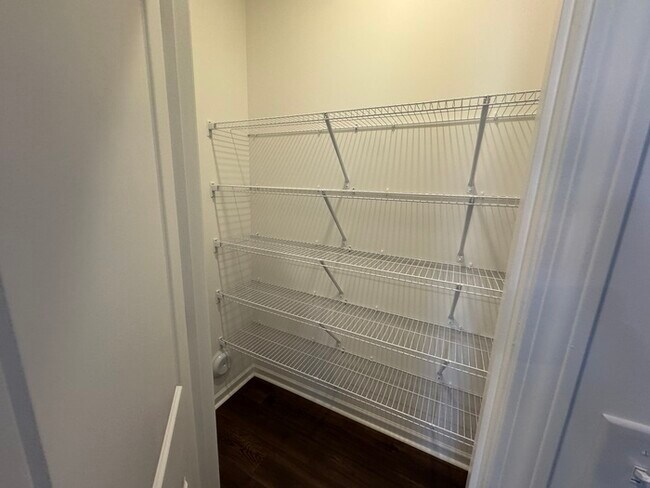 Foto del edificio - 4 br 2.5 ba with 2 car garage new construction