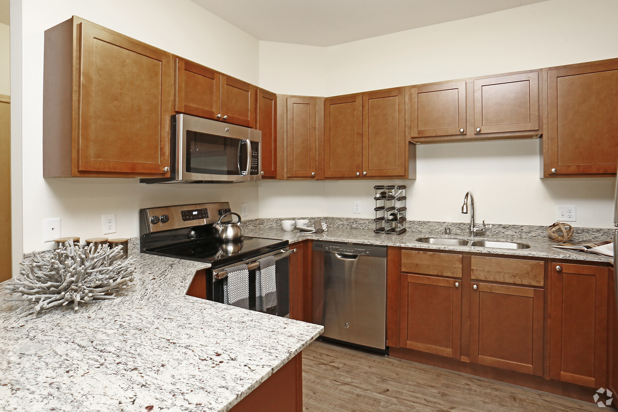 Cocina amplia - Courtwood Village 2