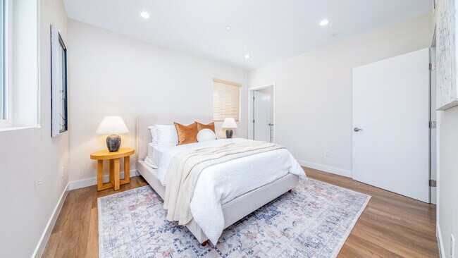 Foto del edificio - 17154 Chatsworth St