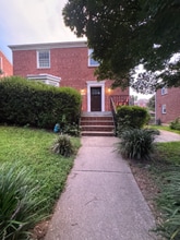 Building Photo - 2419 Chesterfield Ave