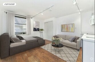 Building Photo - 224 W 13th St