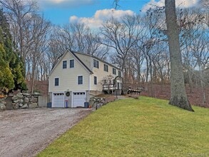 Building Photo - 12 Dogwood Ln