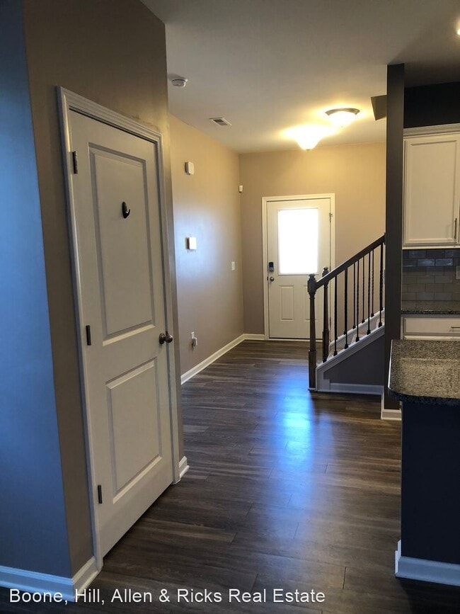 Building Photo - 548 Golden Villas Dr