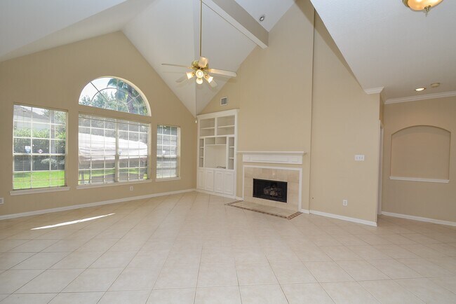 Building Photo - 17415 Fountainview Cir