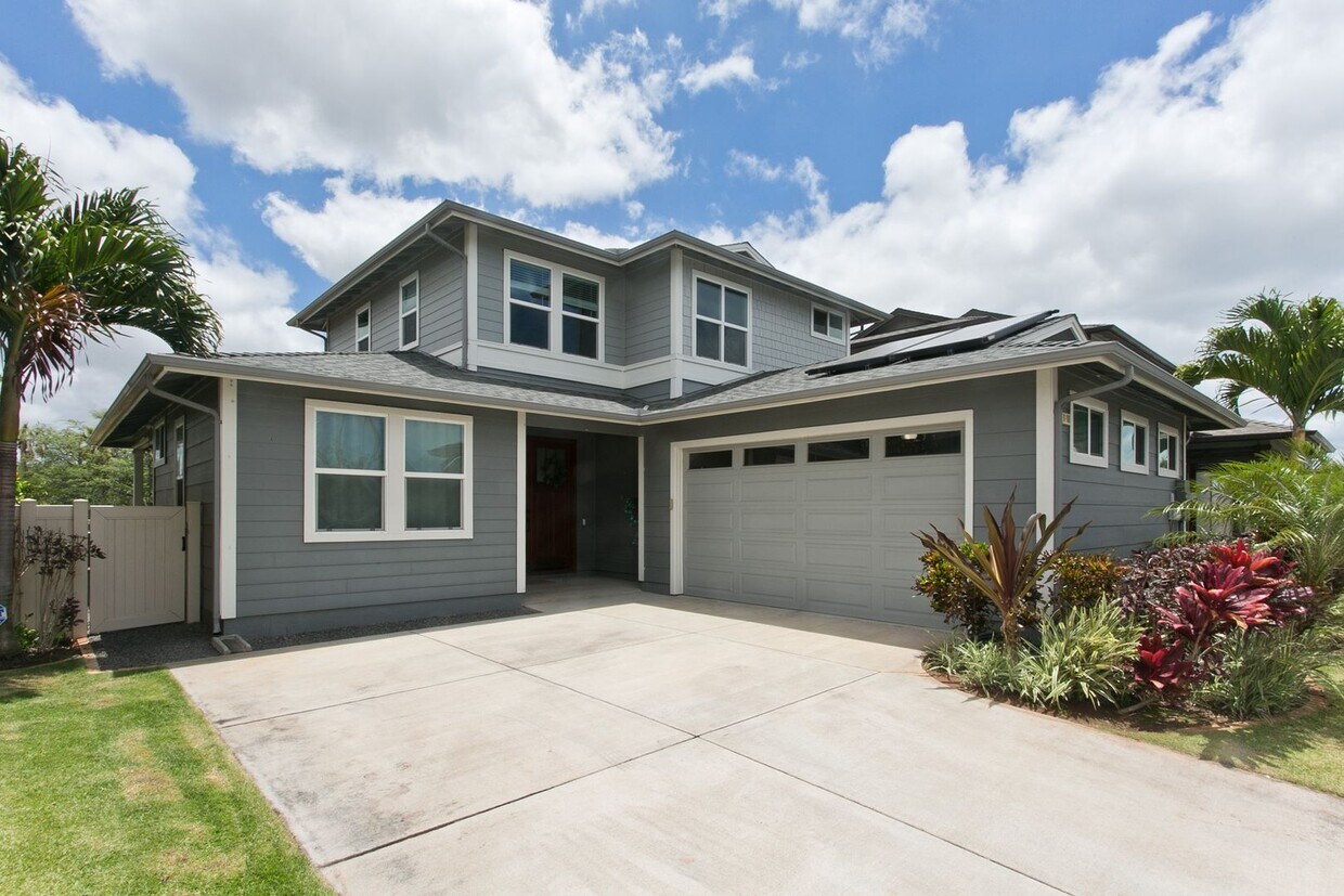 Primary Photo - 4Bd-3Ba home on 16th fairway of the Coral ...