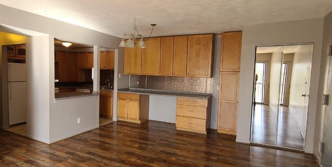 Building Photo - 10126 Campus Way S