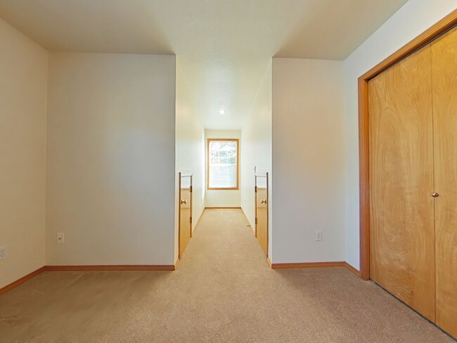 Foto del edificio - 3 Bedroom Home ~ North Corvallis ~ Small P...