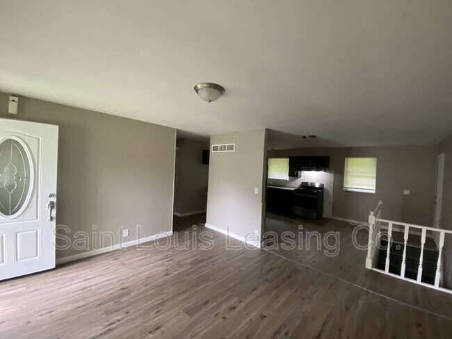 Building Photo - 1510 Reale Ave