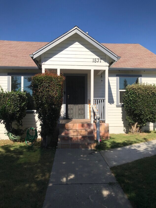 FRONT - 1837 20th St