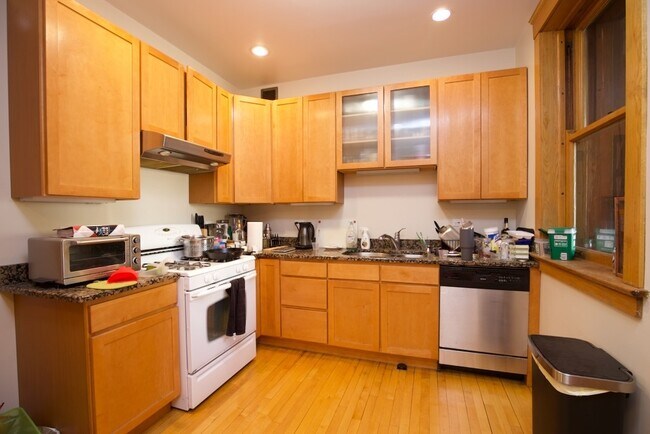 Foto del edificio - 5900 N Magnolia Ave