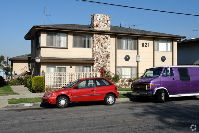 Foto del edificio - 821 Edgewood St