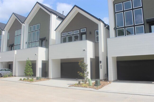 Building Photo - 1204 Highland Vineyard Ln