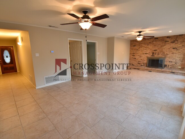 Building Photo - Tour Today! 3 Bedroom Home On Lake Tyler!