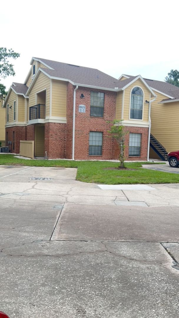 Foto del edificio - For Rent: 1 Bedroom, 1 Bath in a gated community near Dale Mabry and Waters Ave!