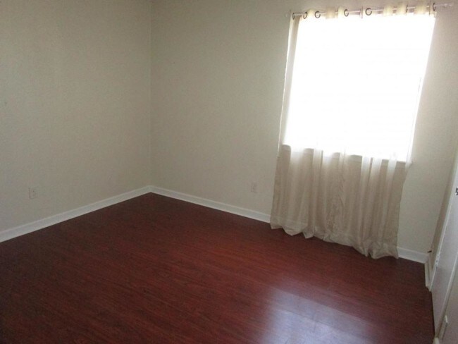 Building Photo - 6723 SW Chaucer Dr