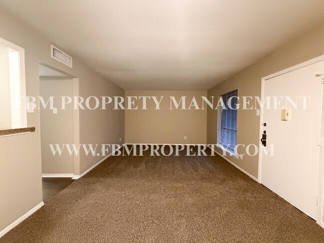 Foto del edificio - Marvin Place Apartments, Unit 207 - Cozy Upstairs 2 bedroom, 1.5 bathroom Home in Waxahachie, TX!