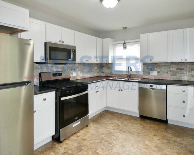 Foto del edificio - 3 Bed 1 Bath Toledo Home