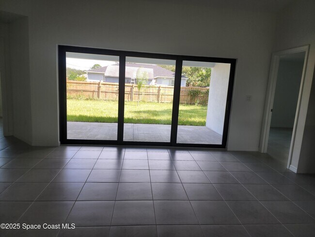 Foto del edificio - 2211 San Filippo Dr SE