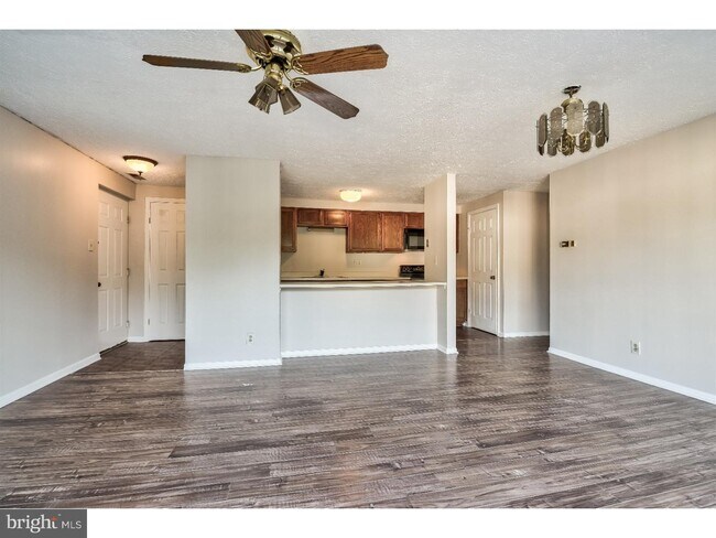 Building Photo - 94 Sweetfern Ct
