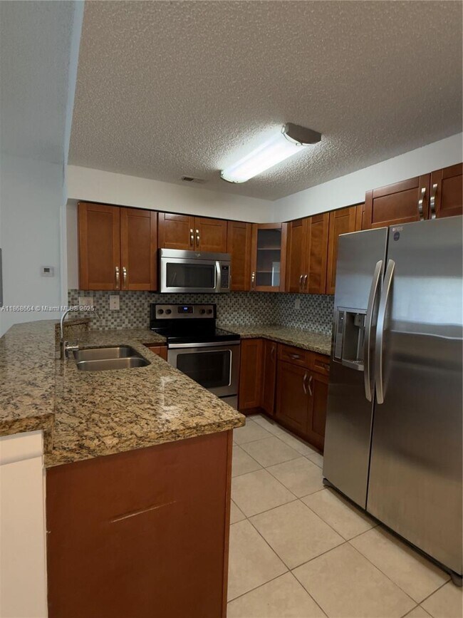 Foto del edificio - 2550 SW 18th Terrace