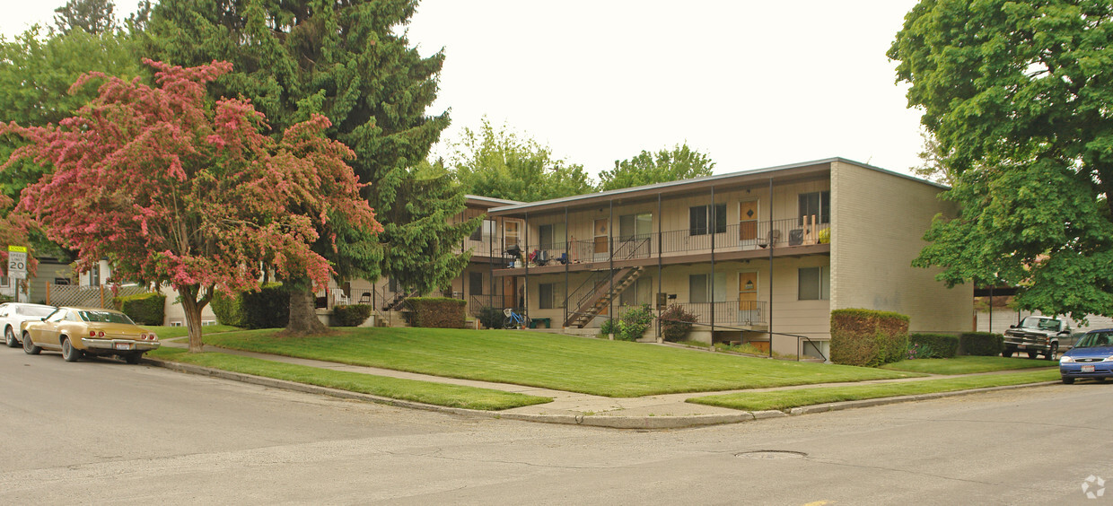 Primary Photo - 1025 E Coeur D Alene Ave