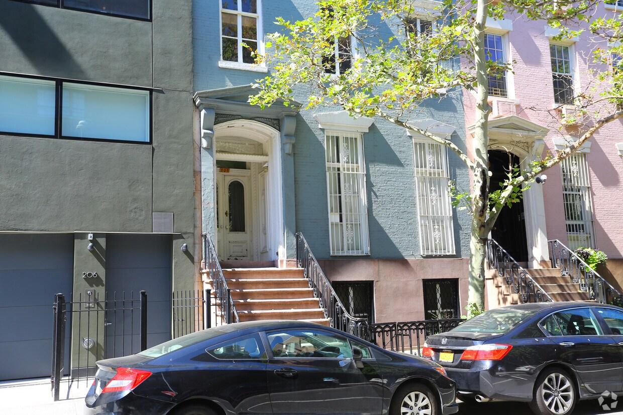 Foto del edificio - 208 W 15th St