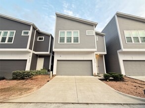 Building Photo - 9644 Habitat St