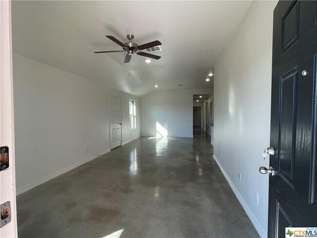 Building Photo - 1816 Ponca Trce