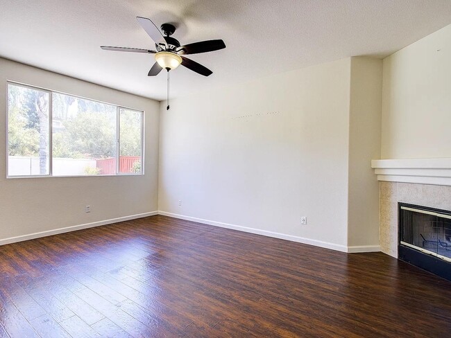 Building Photo - 924 Glendora Dr