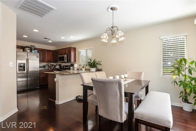 Building Photo - 9530 Grandview Spring Ave