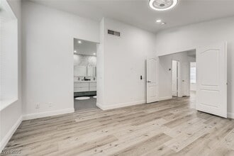 Building Photo - 1601 Vespertina Ct