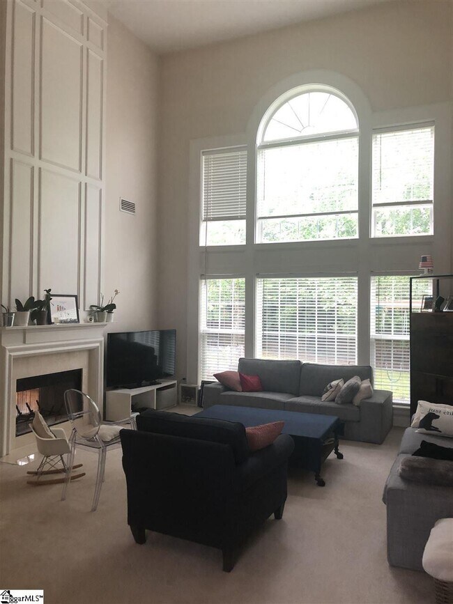 Foto del edificio - 201 Ascot Ridge Ln