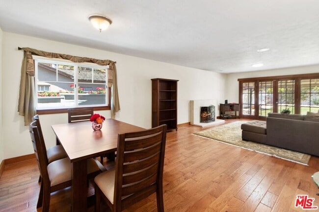 Foto del edificio - 7328 Birdview Ave
