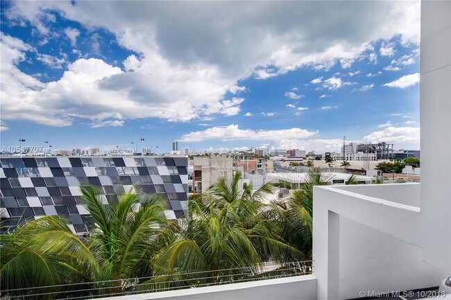 Foto del edificio - Sunset Harbour South Condo