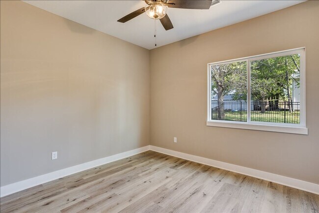 Building Photo - 4428 N Sandplum St