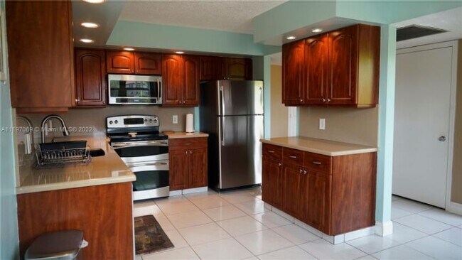 Foto del edificio - 12900 SW 7th Ct