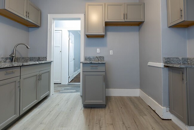 Building Photo - 15051 Wildemere St
