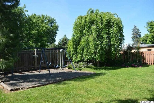 Foto del edificio - Large 4 Bedroom Orchards Home with private...