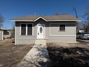 Building Photo - 1623 W Ashby Pl