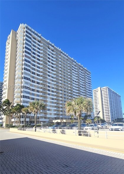 Foto del edificio - 1980 S Ocean Dr