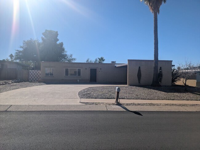 Building Photo - East Side Home for Rent