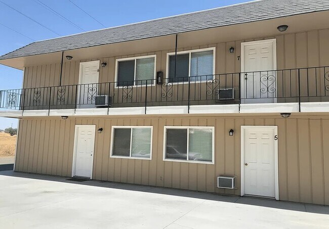 Building Photo - 516 W Tregallas Rd